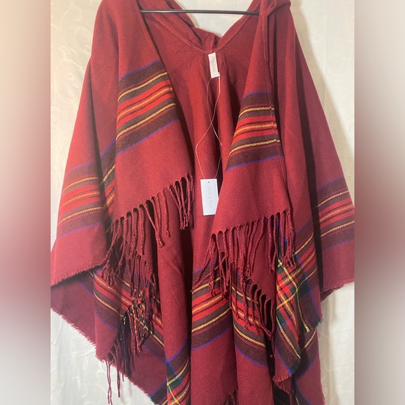 NWT The Paper Store Mia & Tess Justdo Ruana Red Holiday Plaid Trim Hood - Picture 7 of 13